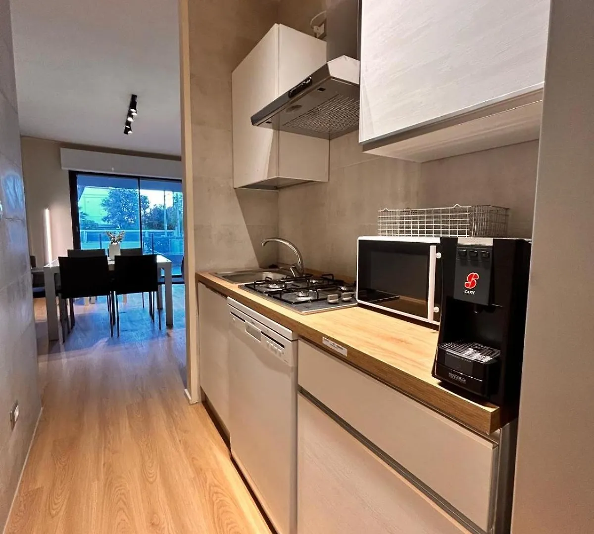 Appartamenti Carinzia-Flexrent Abissinia Fronte Mare Riccione 0*,  Italien